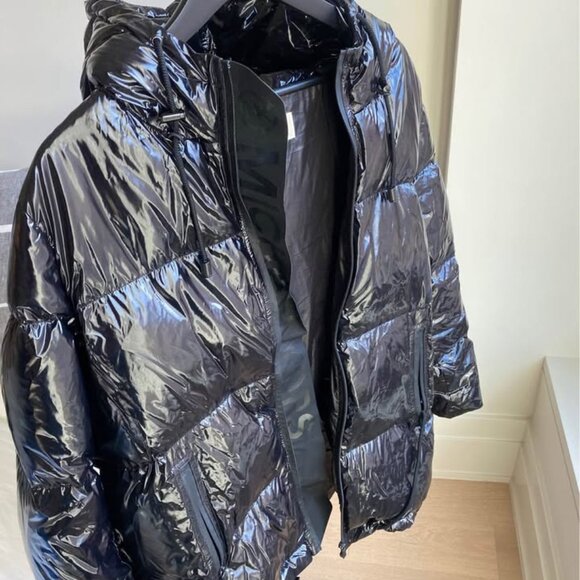 Winter Black Puffer Jacket / Coat. Size Medium. Michael Kors - Picture 2 of 4